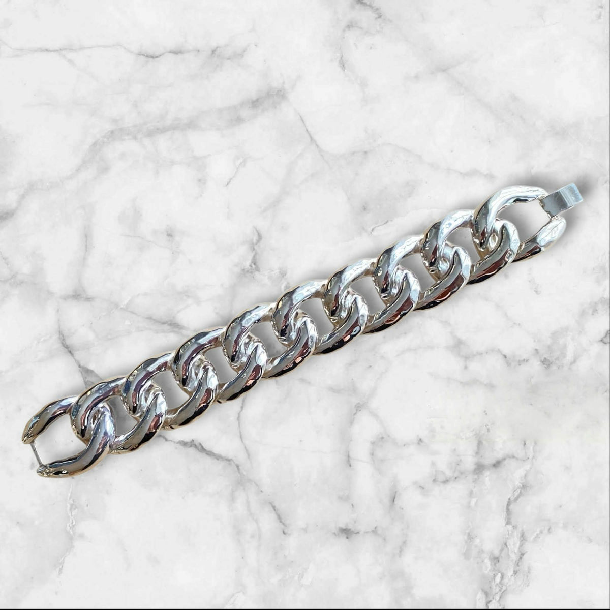 Chunky sølvfarget statement-armbånd