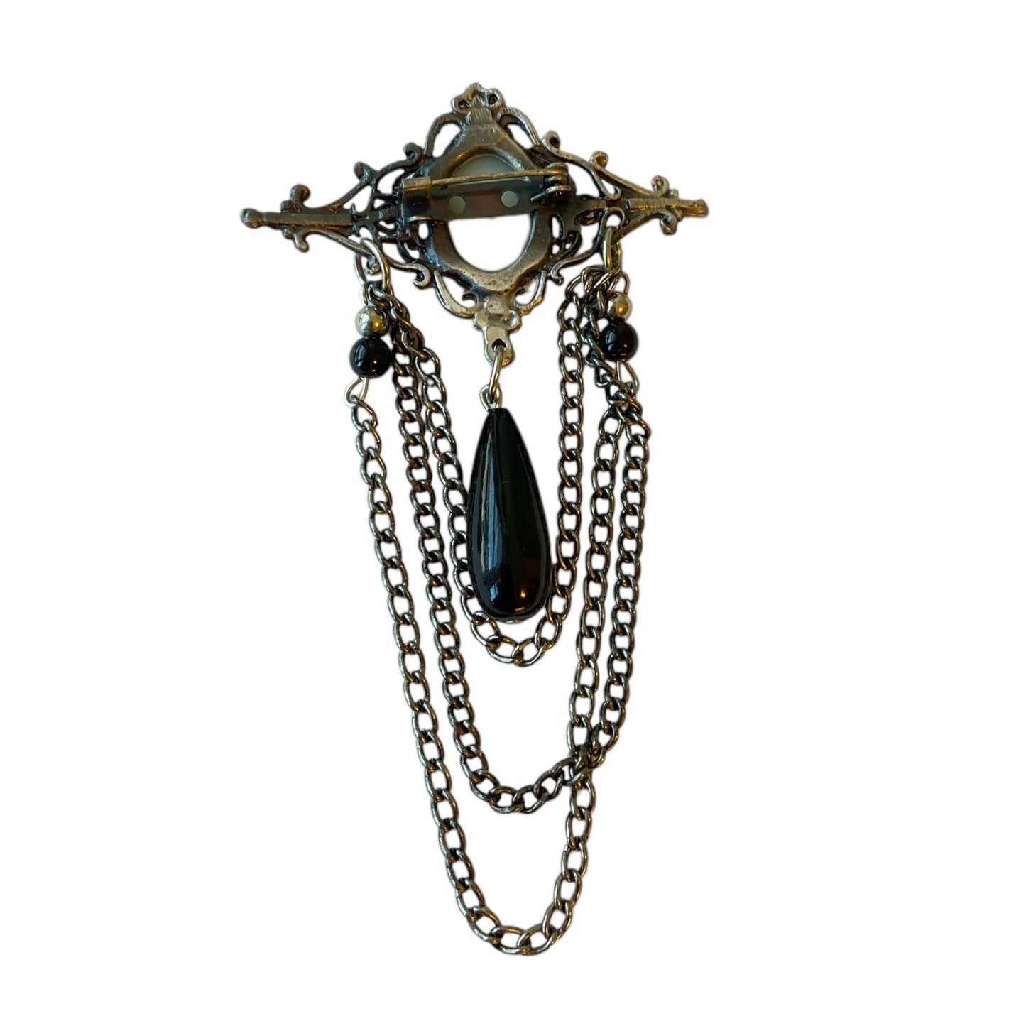 Vakker viktoriansk brosje i børstet metall