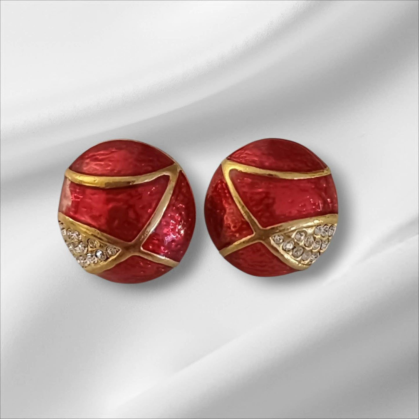 Vintage klipsøredobber med rød emalje