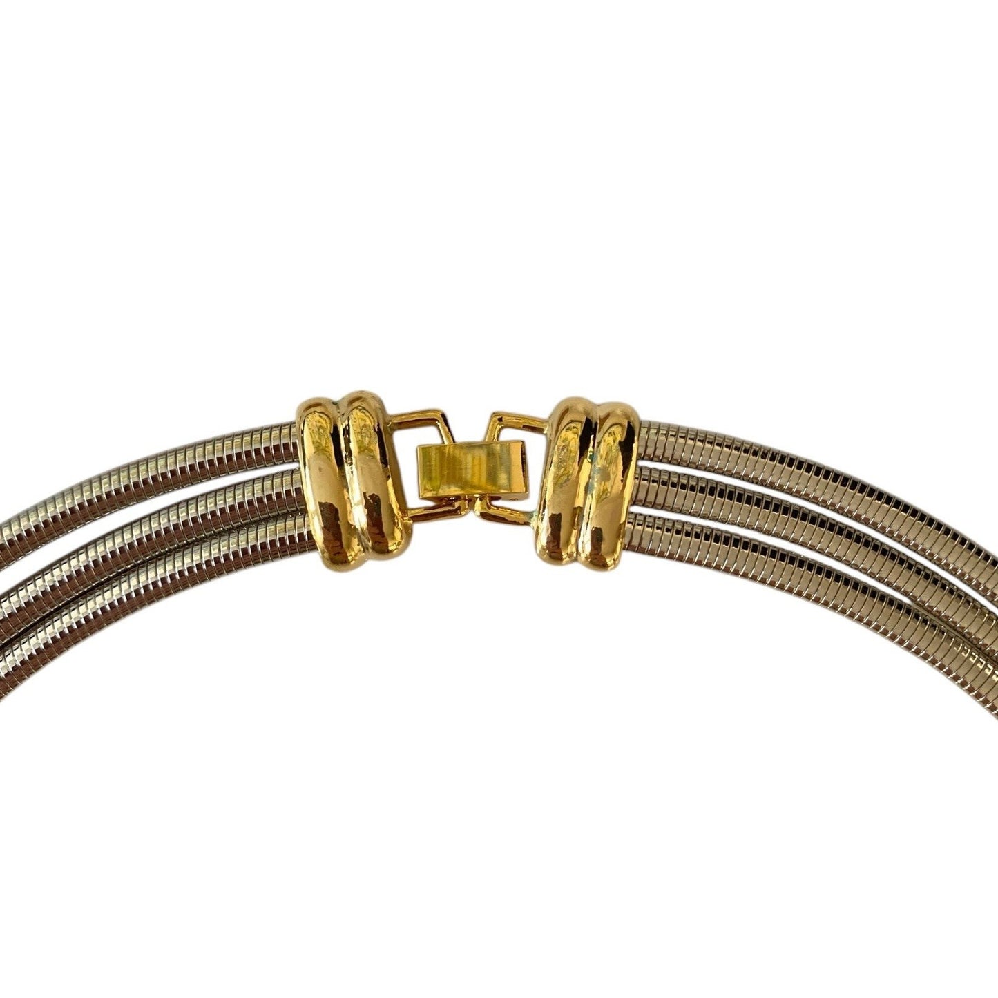 Eksklusivt halssmykke med elegante detaljer