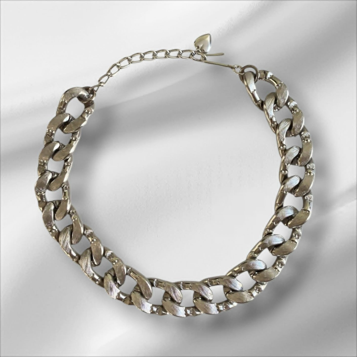 Vintagechoker med kraftig sølvfarget lenke