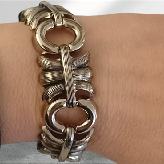 Sølvfarget statement-armbånd i chunky design