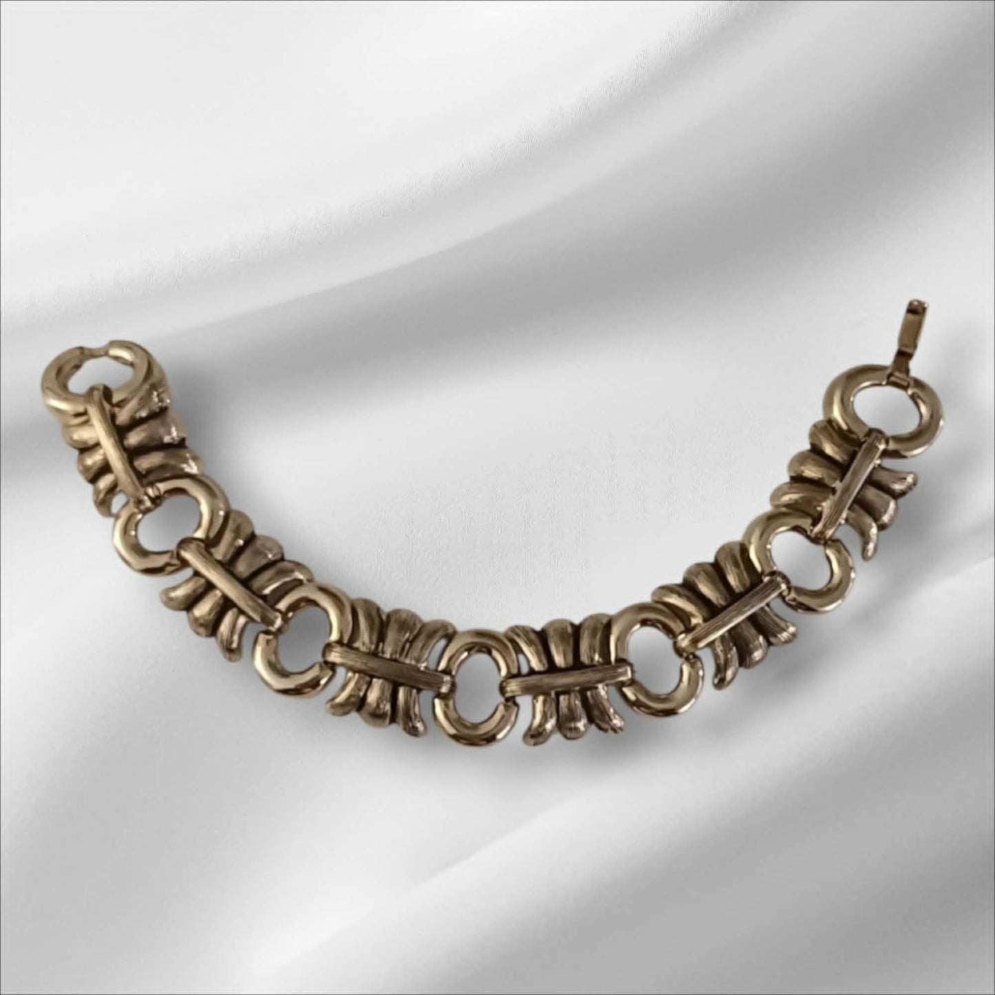 Sølvfarget statement-armbånd i chunky design