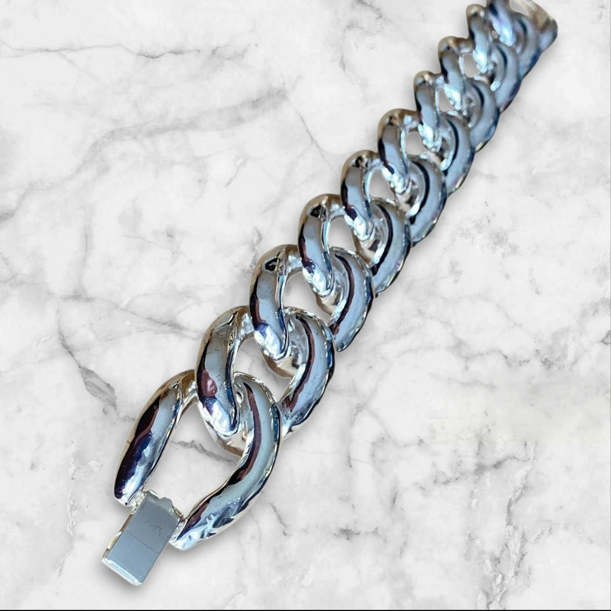 Chunky sølvfarget statement-armbånd