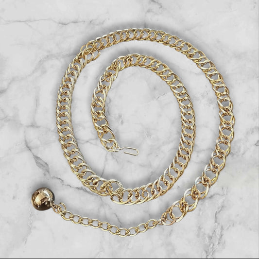 Gullfarget vintagebelte i markert lenkedesign