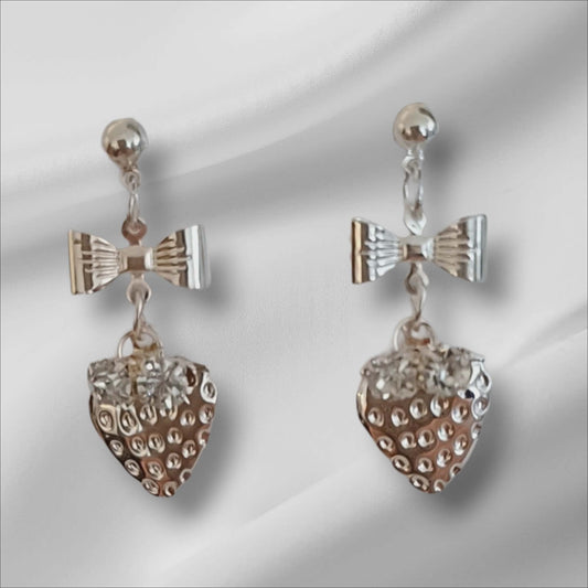 Vintage jordbærøredobber – sølvfarget