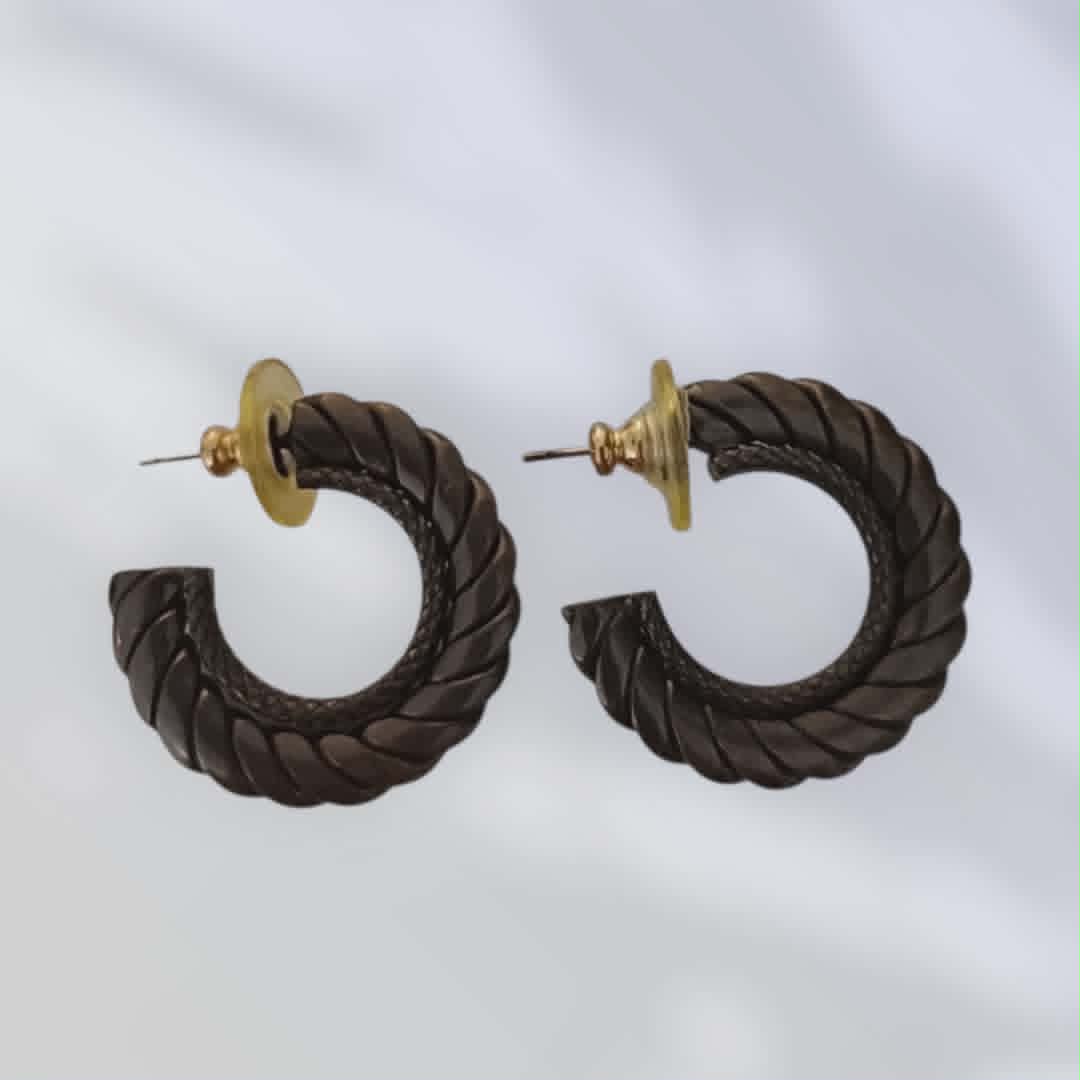 Spiralformede vintagehoops/creoler i mørk utskåret finish