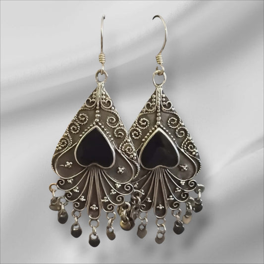 Filigran-øredobber med sort hjerte - 925 sterlingsølv